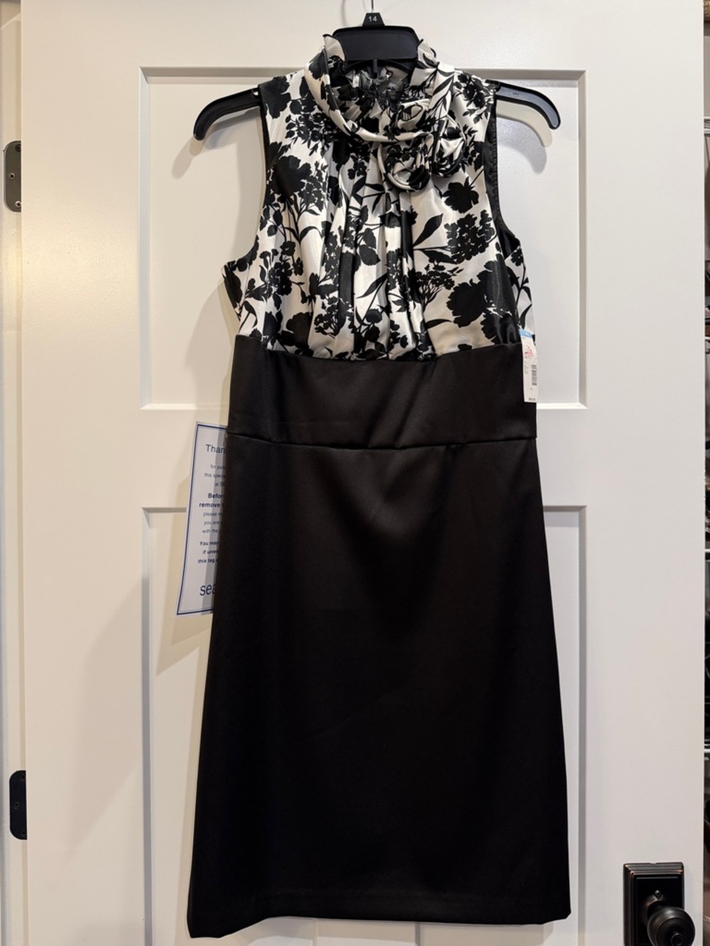 Black and White Floral Sleeveless Sheath Dress Size 10 New